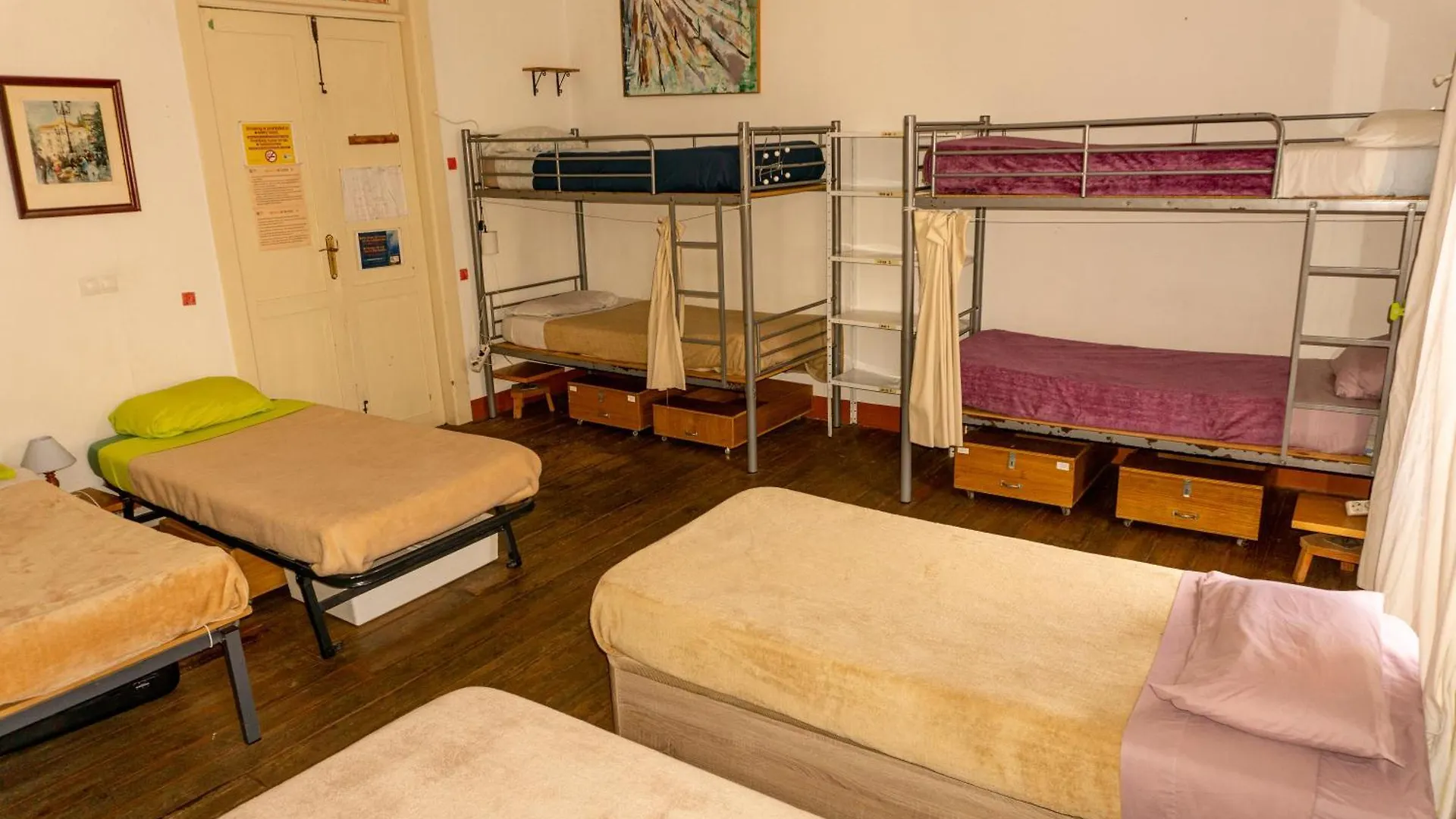 Hostel Albergue La Casa Encantada El Paso